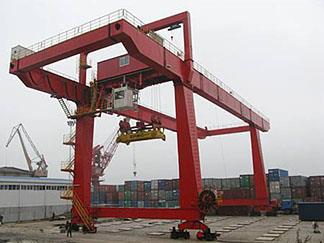 Quayside мобилен хидравличен портал Crane.jpg Quayside Mobile Hydraulic Portal Crane.jpg